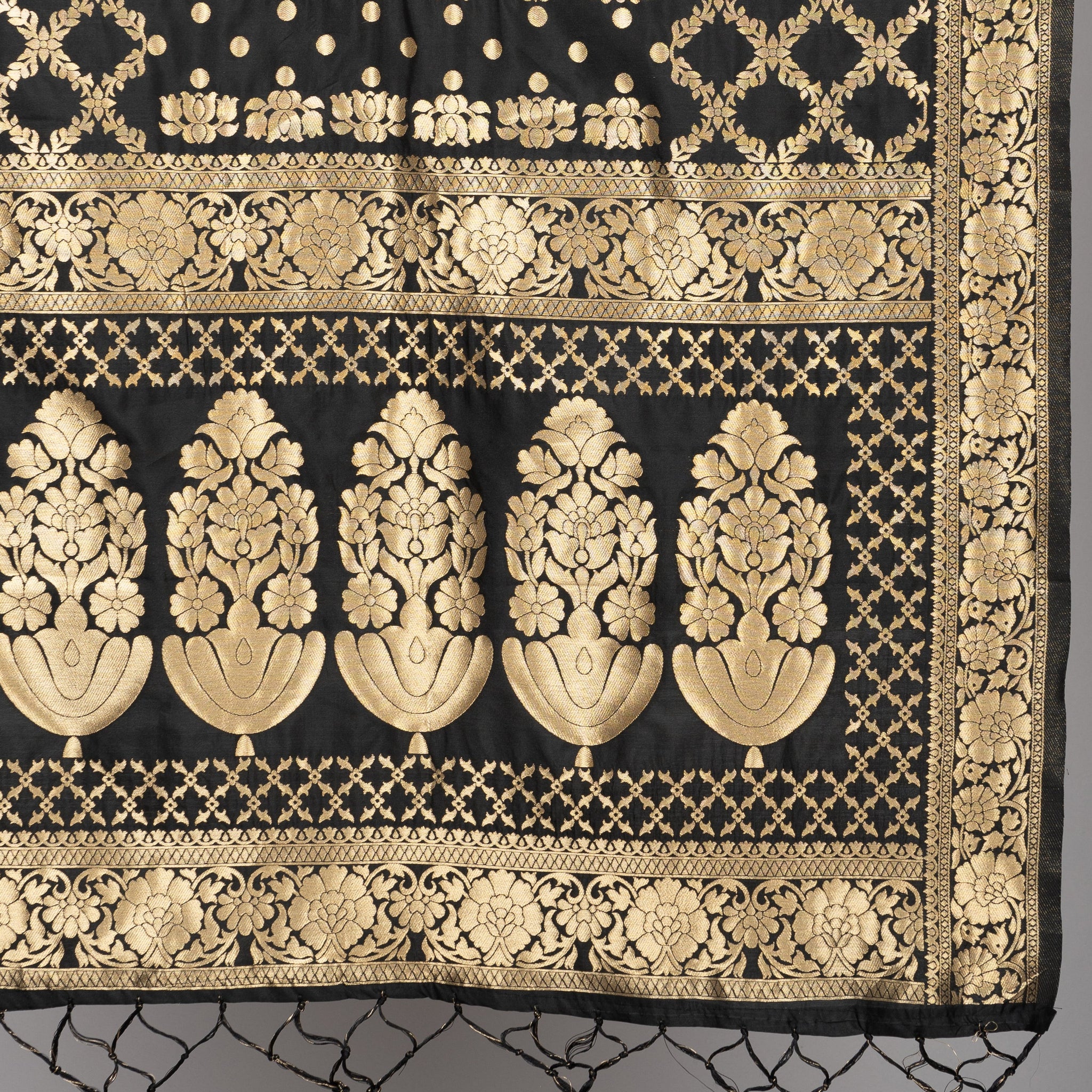 Banarasi Jacquard Weave Dupatta (BSD-17) | Ivaara.