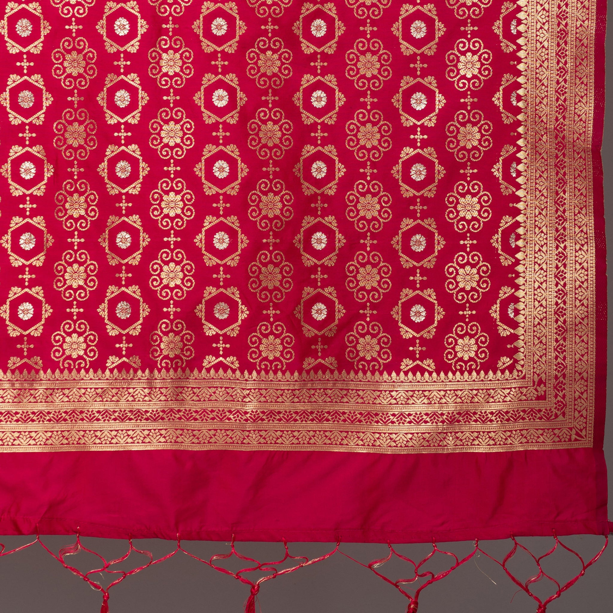 Banarasi Jacquard Weave Dupatta (BSD-9) | Ivaara.