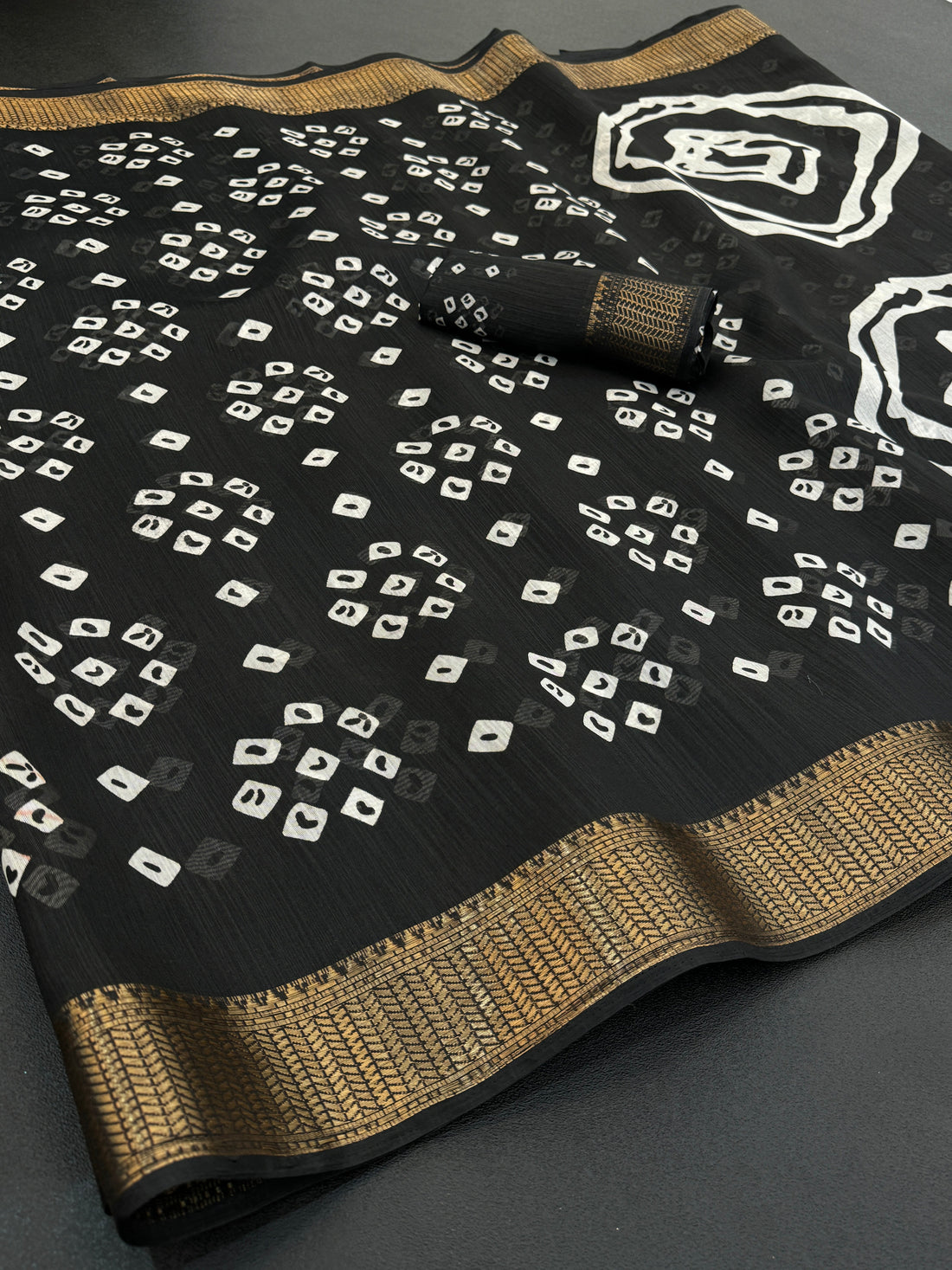 Cotton Blend Dobby Bandhej Printed Saree with Blouse – 6 Meter | Ivaara.