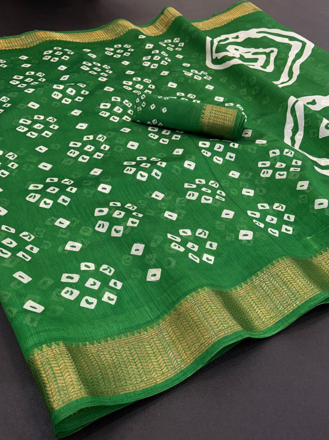 Cotton Blend Dobby Bandhej Printed Green Saree with Blouse – 6 Meter | Ivaara.