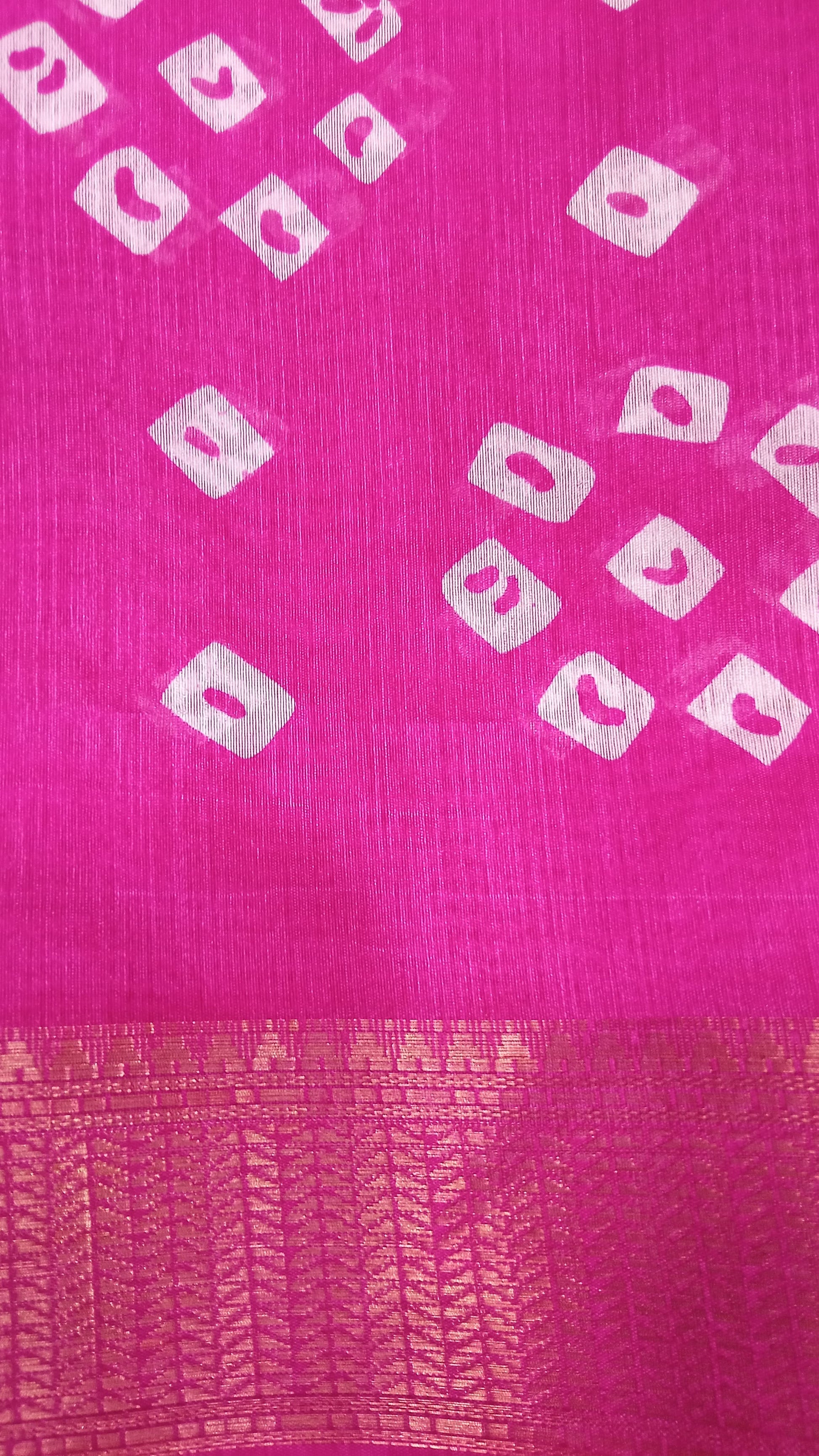 Cotton Blend Dobby Bandhej Printed Pink Saree with Blouse – 6 Meter | Ivaara.