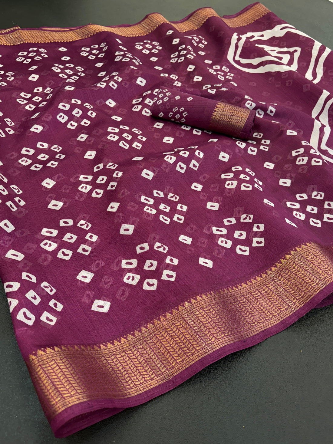 Cotton Blend Dobby Bandhej Printed Wine Saree with Blouse – 6 Meter | Ivaara.