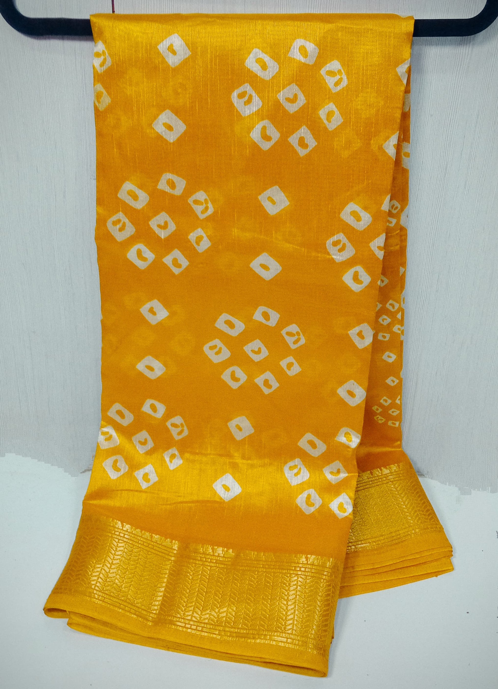 Cotton Blend Dobby Bandhej Printed Yellow Saree with Blouse – 6 Meter | Ivaara.