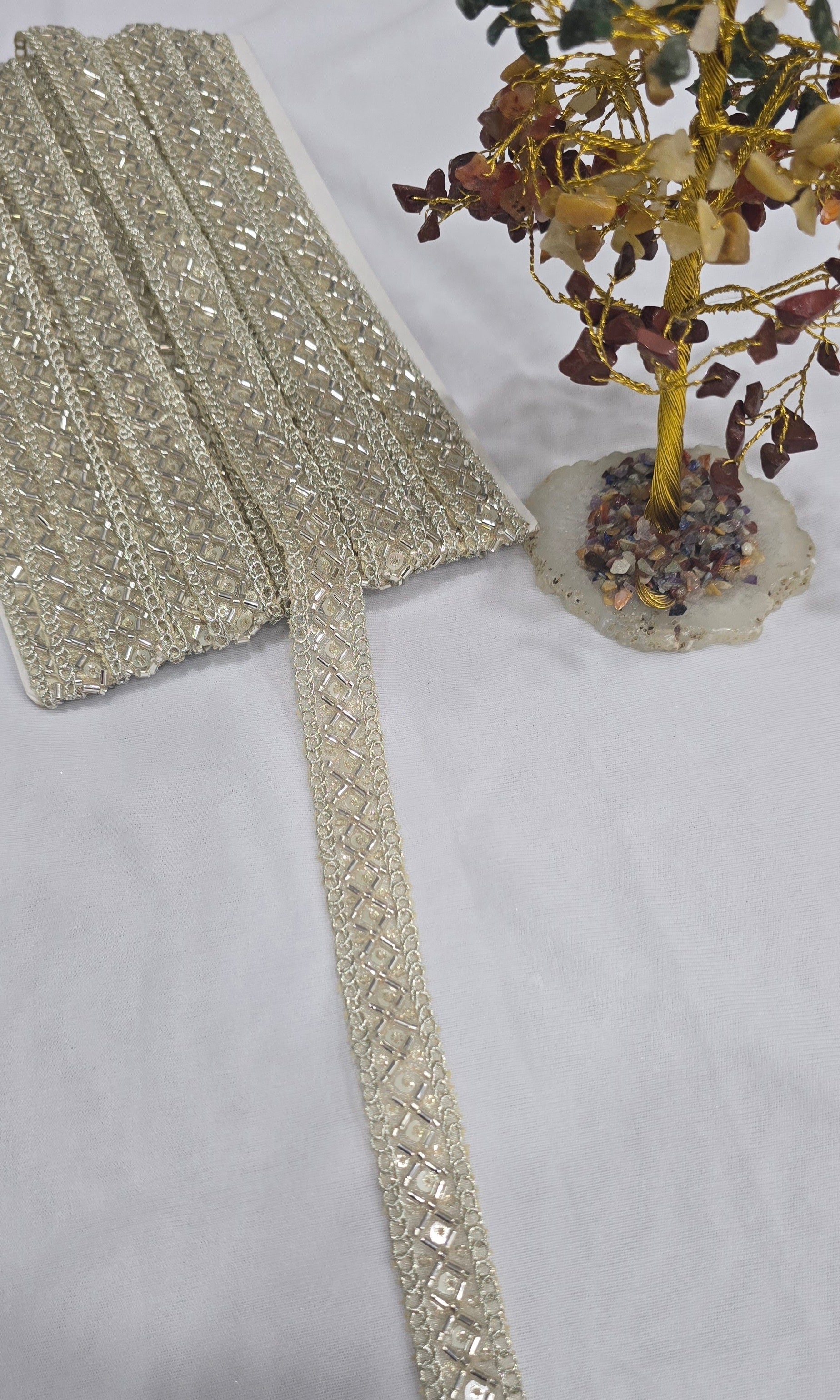 Handwork lace (L-7008) (9mtrs) | IVAARA.