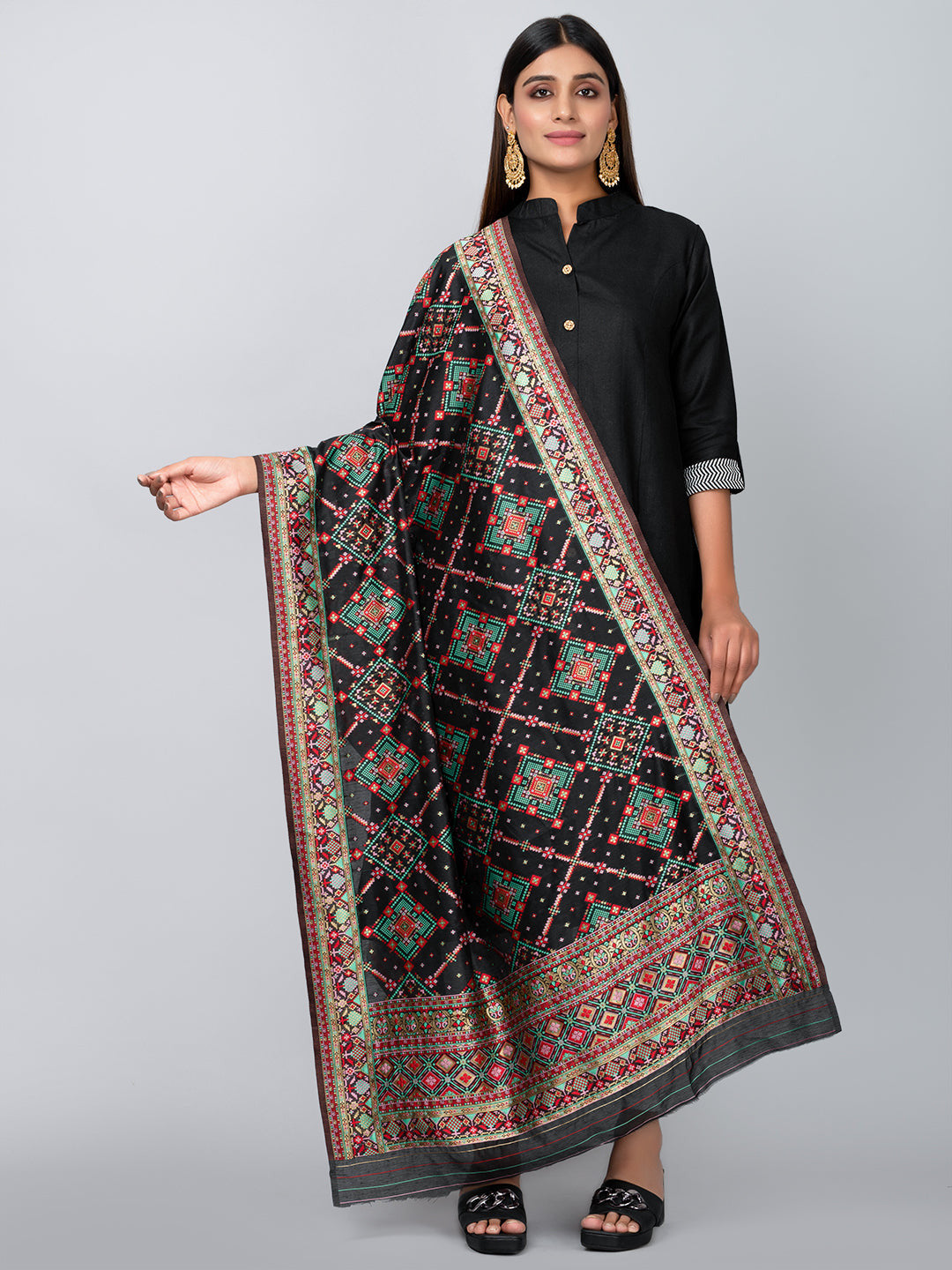 Kashmiri Women Fancy Dupatta Ivaara (KWD-4).