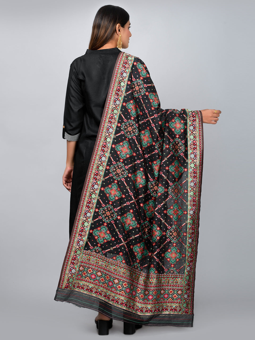 Kashmiri Women Fancy Dupatta Ivaara (KWD-4).