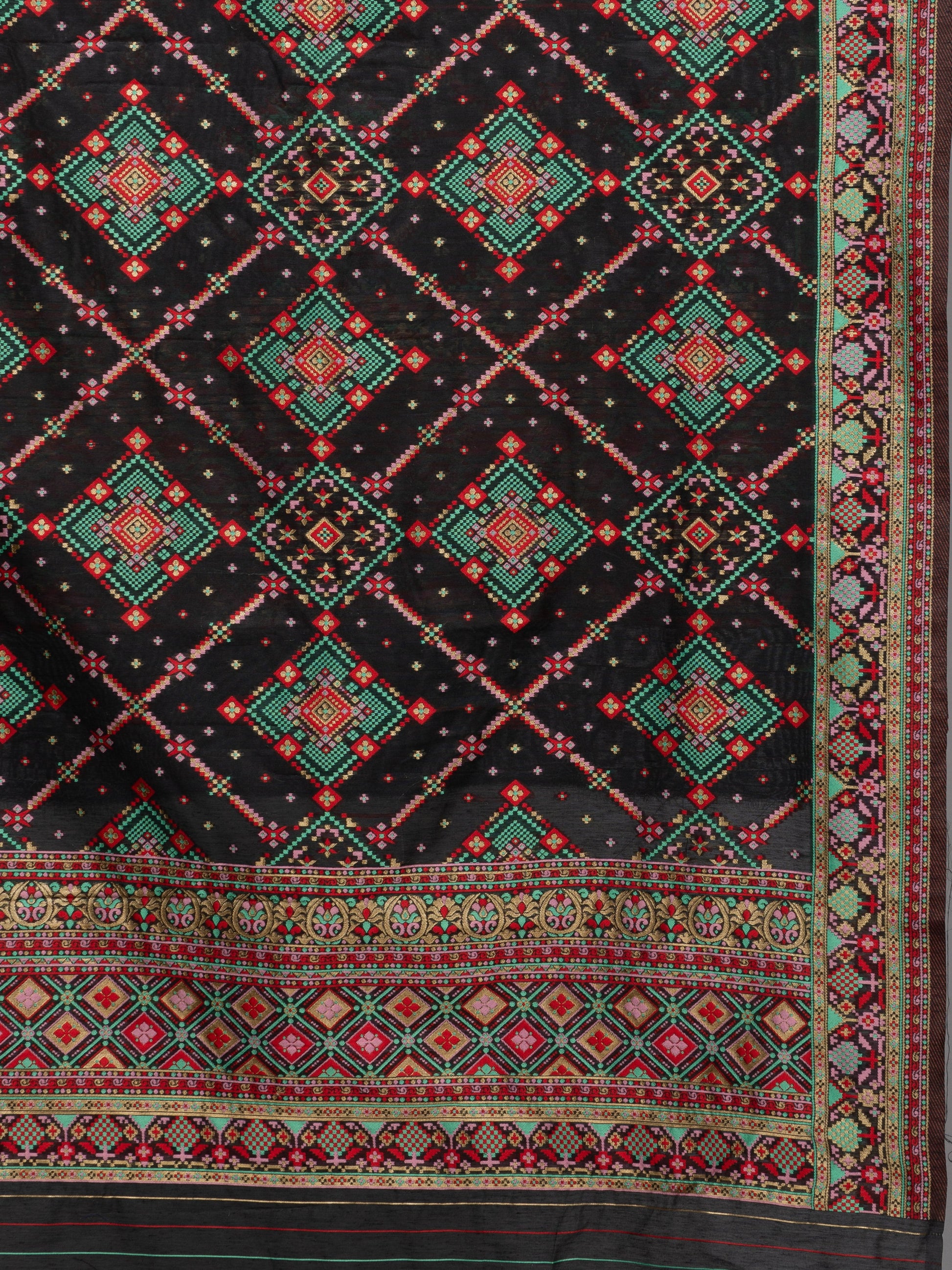 Kashmiri Women Fancy Dupatta Ivaara (KWD-4).